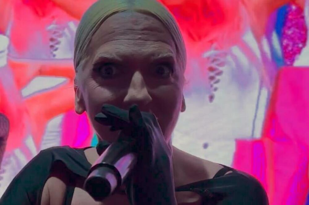 LICE JELENE KARLEUŠE IZAZVALO ŠOK I NEVERICU! Ovakvu je NIKADA NISMO VIDELI: Bore ili LOŠE OSVETLJENJE?