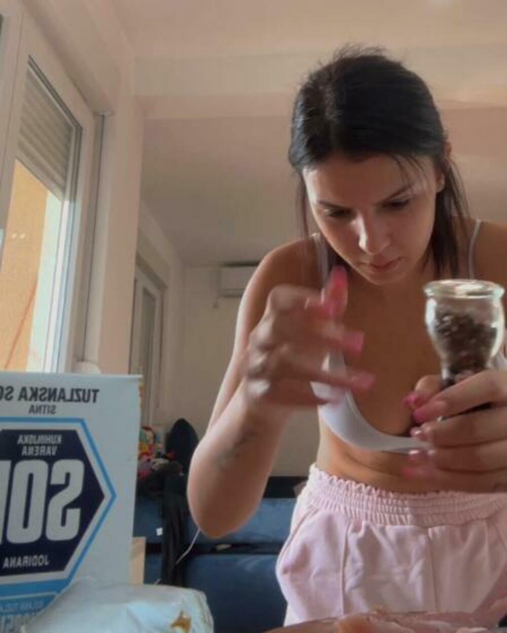 Anita pokazala kako se znalazi u kuhinji