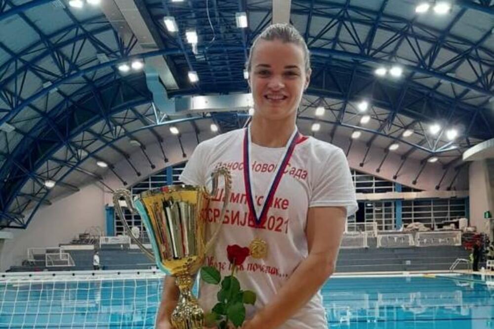 BIVŠA REPREZENTATIVKA SRBIJE NE DRŽI DIJETE, A IZGLEDA KAO AVION: Evo šta jede u toku dana da bi bila MRŠAVA