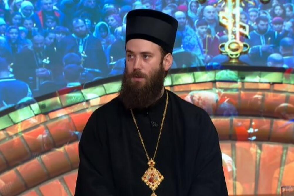 "VAPAJ ČOVEKA U PROBLEMU SVODI SE NA 3 POTREBE": Vladika Petar o značaju MOLITVE u PSIHOTERAPIJI