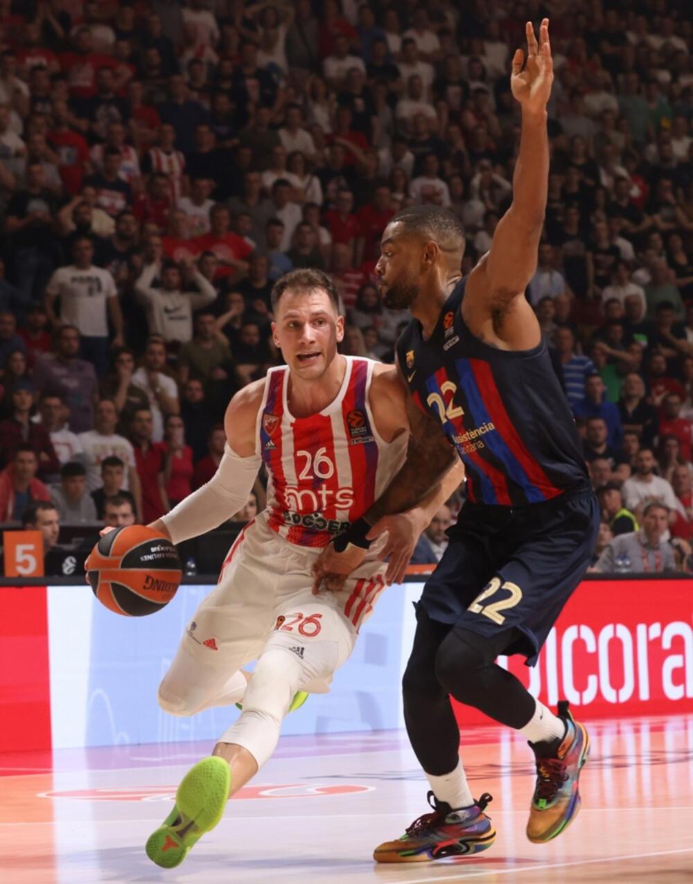 Duel Nemanje Nedovića i Korija Higinsa