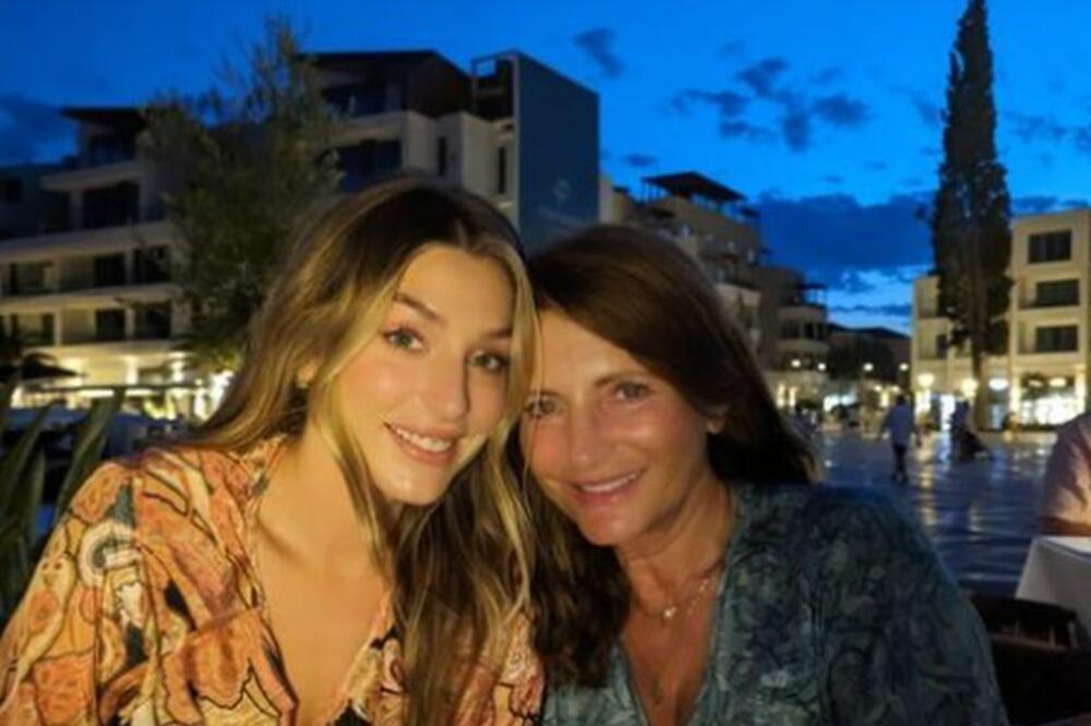 E OVAKO SE POŠTUJE MAJKA I TAŠTA! Bićete ljubomorni kad vidite šta je doživela Branka Pujić, ZA SVAKU POHVALU