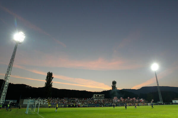 DIREKTAN CRVENI KARTON U 2. MINUTU: Mladost i Radnik odigrali bez golova