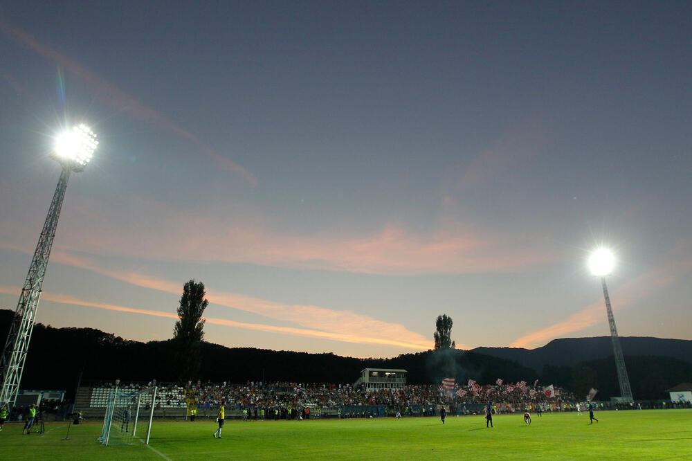 DIREKTAN CRVENI KARTON U 2. MINUTU: Mladost i Radnik odigrali bez golova