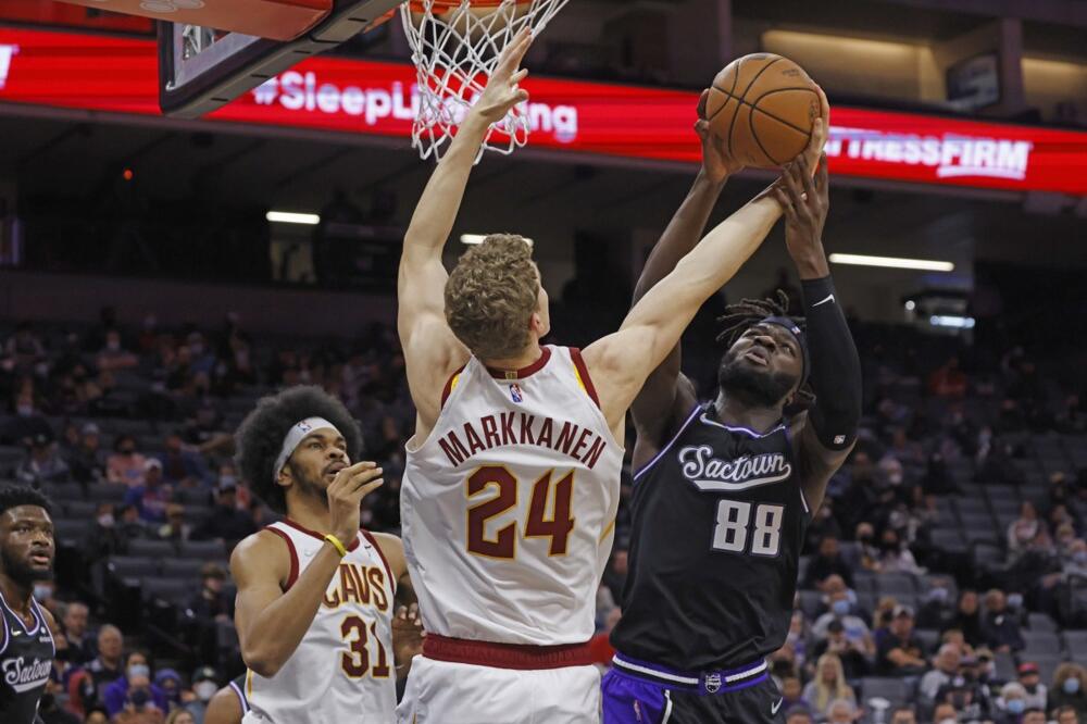 PARTIZAN ČEKA NBA CENTRA, ALI ON JE 'TRAŽENA ROBA': Nude mu skoro 2 miliona!