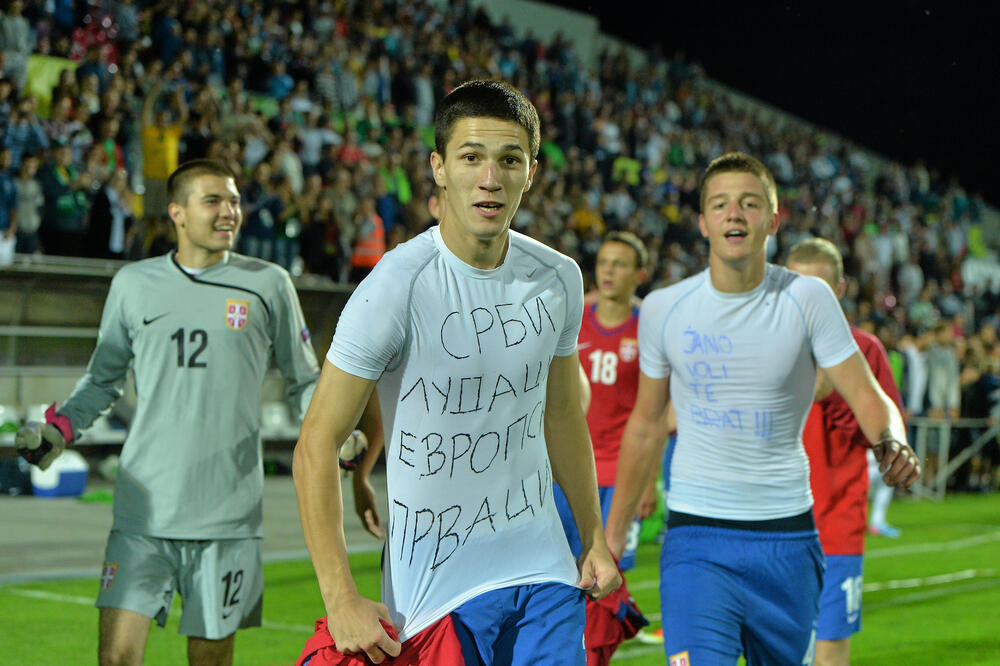 Srbi ludaci, Evrope prvaci - Čuvena poruka Slobodana Uroševića na majici