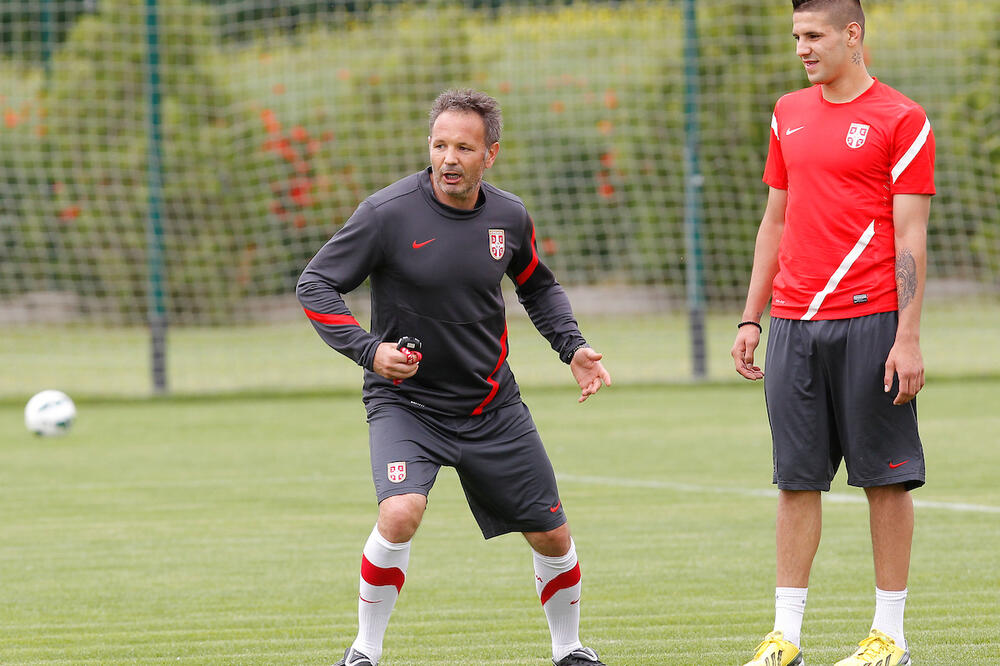 "ULAZIM JA, A MIHA GO - 'O, GDE SI, MALI MITROVIĆU!'... Kao da sam PAO S NEBA, vidim Kolarova, Ivanovića..."