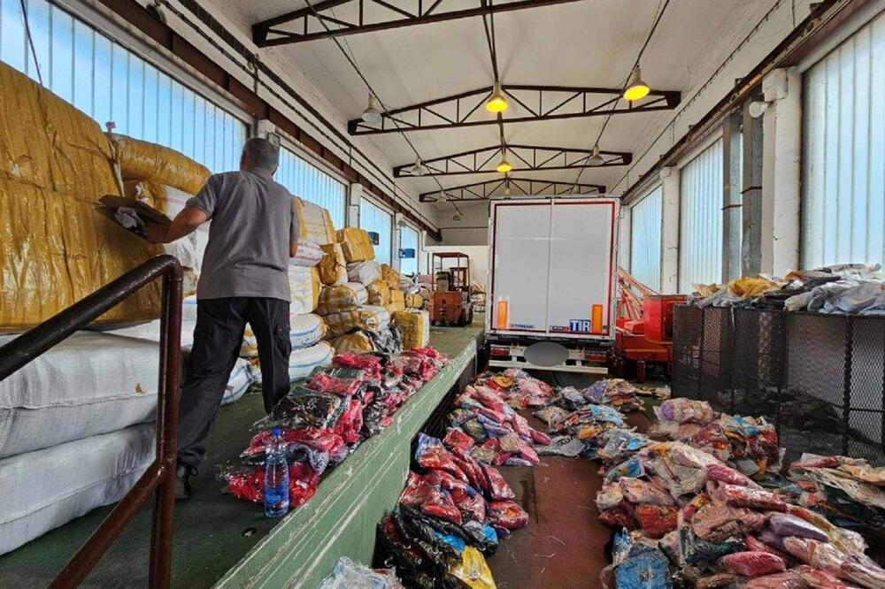 NA PREŠEVU ZAPLENA TEŠKA NEVEROVATNE 4 TONE: Sve je bilo u tovarnom prostoru TURSKOG KAMIONA (FOTO)