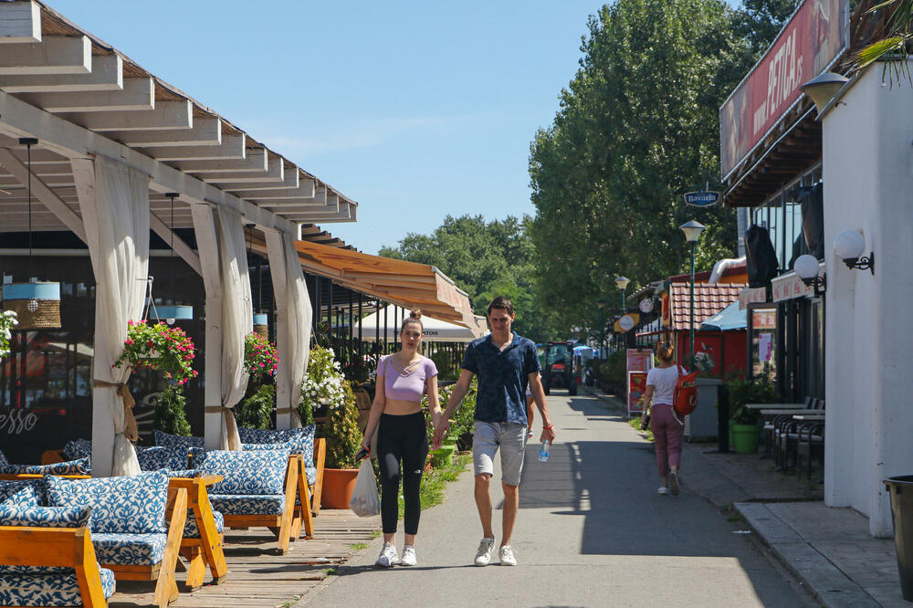 ZAKUPCI NA ADI MORAJU DA PLATE OGROMNU SUMU NOVCA ZA GODINU DANA: Za prodaju kokica i kafe 2.000 evra