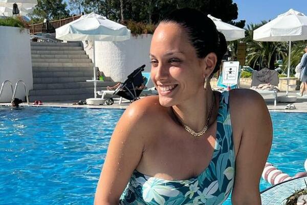 "SAMO TI JOŠ KOPITA FALE!" SRPSKU GLUMICU NAPALI NI KRIVU NI DUŽNU: Šta se dešava sa ljudima? FOTO