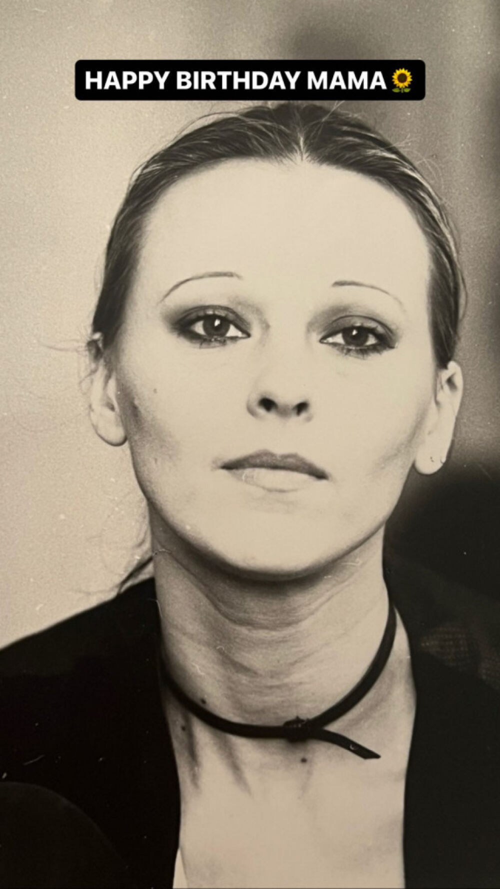 Dženana i Brega počeli su da se zabavljaju 1977. godine, kada je ona još bila tinejdžerka. 