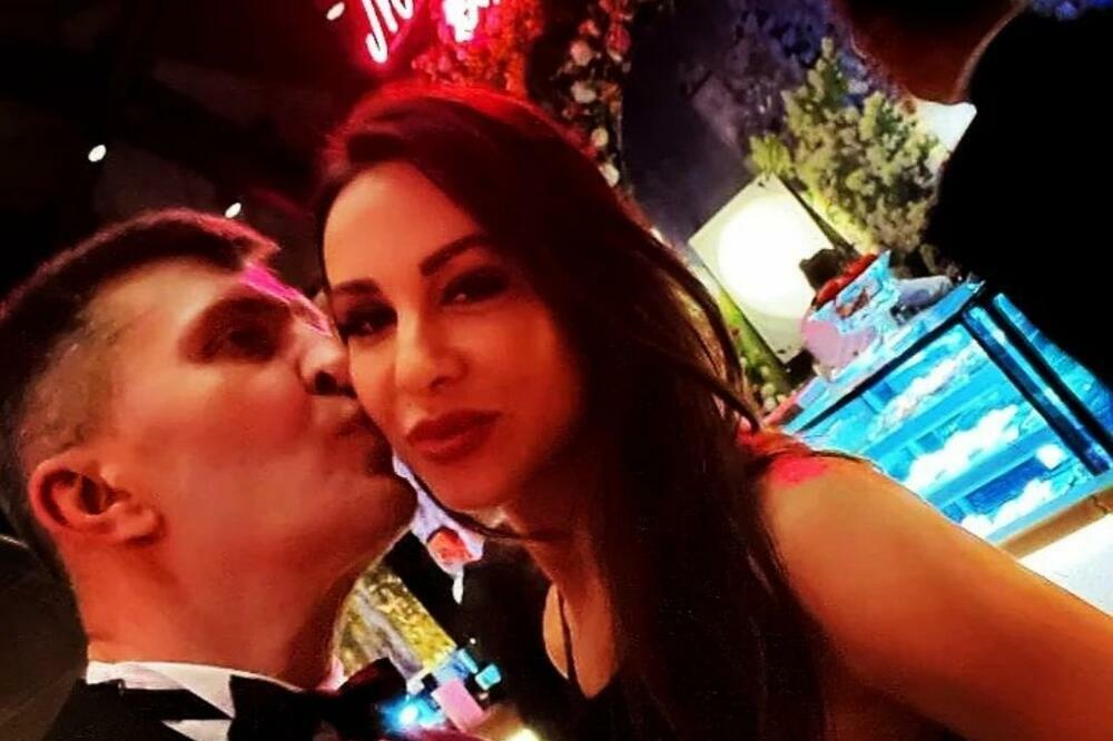 OVO JE LEPA MARINA KOJA JE ZAVELA PRVOG ČOVEKA POŠTE SRBIJE: Da li će BIVŠI MINISTAR Đorđević stati na LUDI KAMEN?