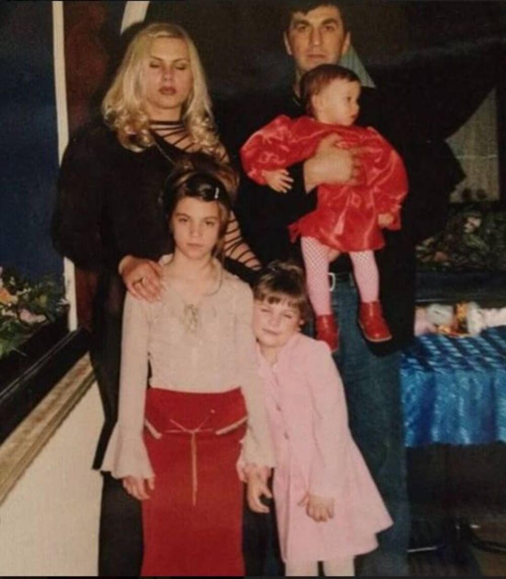 STIGLA NAPREDNA VERZIJA "KARDAŠIJANOVIH": Ova porodica dobija svoj FILM, nećete verovati ko je AUTOR