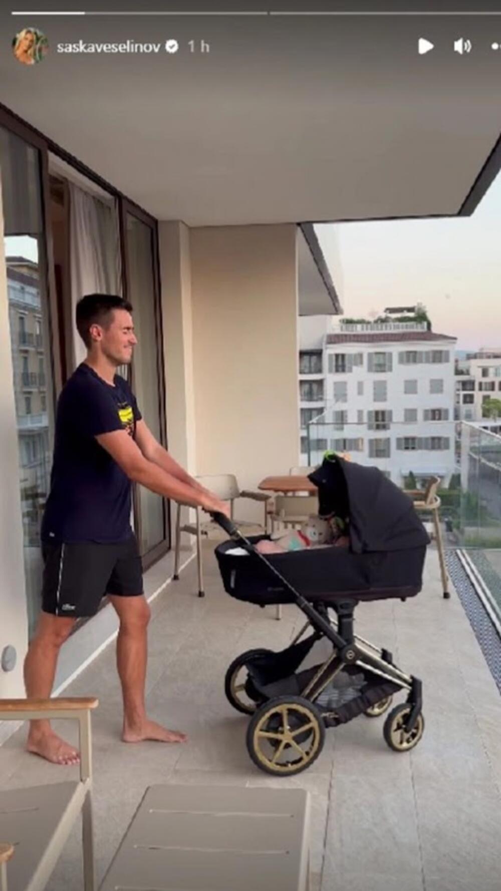 Đorđe je ceo dan posvetio druženju sa naslednikom, a Saška je usnimila kako se provode tata i sin