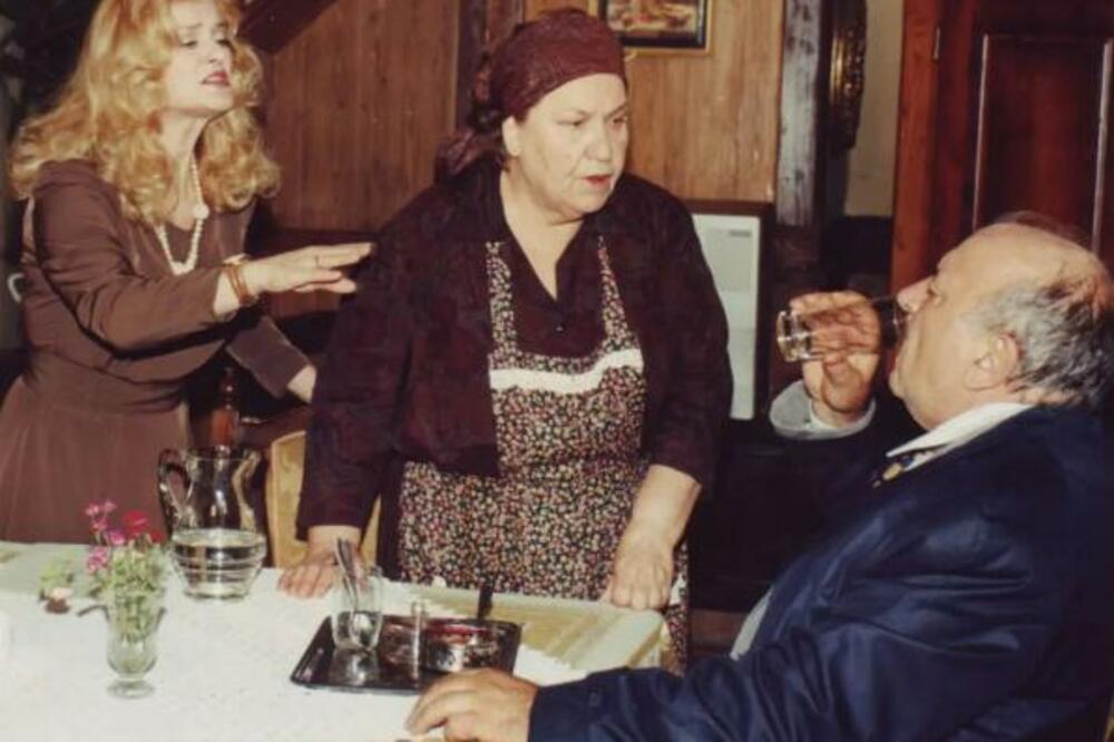 SVI JE ZNAMO PO ULOZI RISKE IZ "SREĆNIH LJUDI": Niko ne zna kakva je MAČKA bila u MLADOSTI, poza za INFARKT (FOTO)