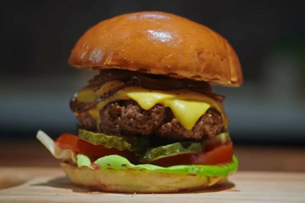 NAUČNICI OBJASNILI ZAŠTO SMO LUDI ZA NEZDRAVOM HRANOM: Postoji rešenje, BITNO JE da na vreme shvatite JEDNU STVAR