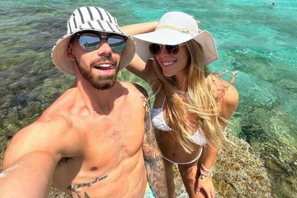 PA, GDE JE TO ZALUTAO VILDOZIN POGLED: Bivši igrač Zvezde ima pravu BOMBU pored sebe - srpska odbojkašica PUCA FOTO