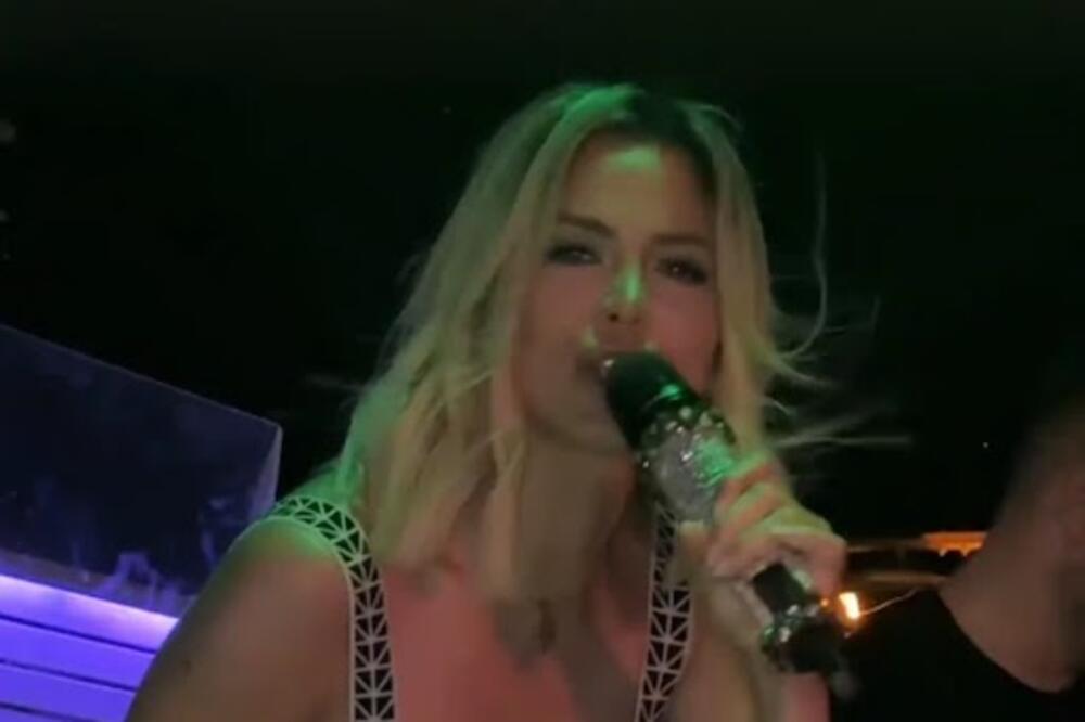 MILICA PAVLOVIĆ JEDVA OBUZDALA GRUDI DA NE ISPADNU ISPOD TRAČICA: Ove KADROVE nećete moći da IZBACITE IZ GLAVE