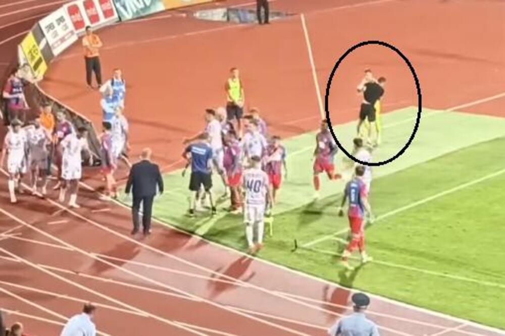 DA SE SMEJEŠ ILI DA PLAČEŠ: Golman Borca krenuo da bije Bečliju pa se sâm povredio! (VIDEO)
