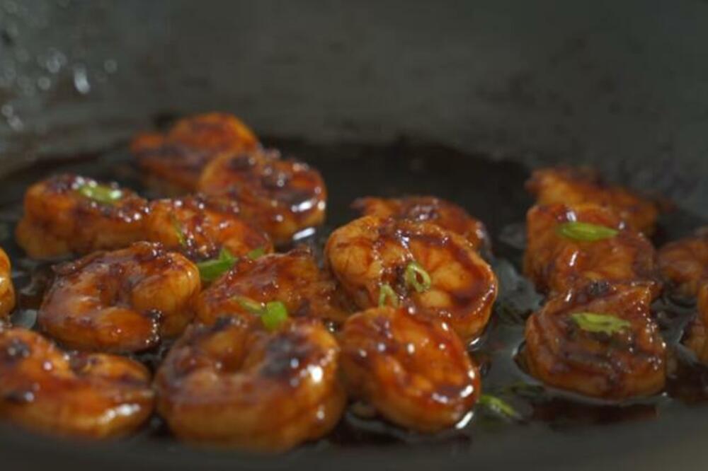 OVAKVE KOZICE U MEDU SE DANAS NAJVIŠE TRAŽE: Prste ćete POLIZATI koliko su DOBRE, a tek da vidite SA ČIME se služe