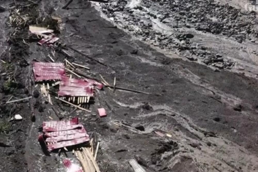 SCENE U GRUZIJI OD KOJIH PODILAZI JEZA: Stene pale na planinsko odmaralište, sedam osoba POGINULO (UZNEMIRUJUĆE)