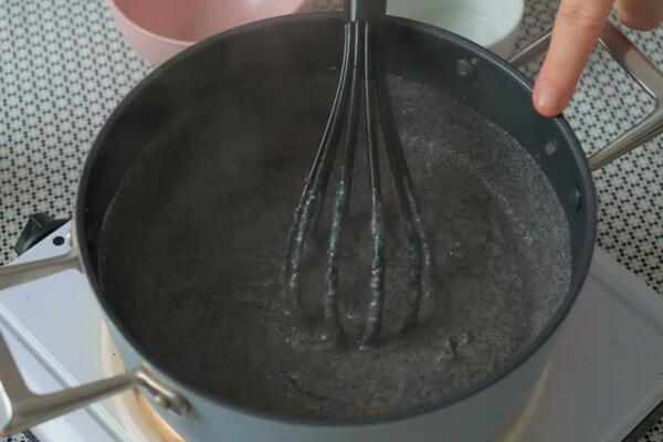 POJEDITE PLOD OVE BILJKE ZA BADNJE VEČE AKO ŽELITE DA IMATE MNOGO NOVCA: Verovanje kaže da ćete se tako OBOGATITI