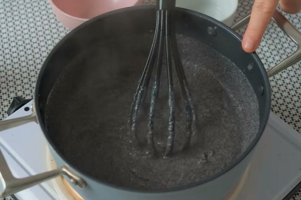 POJEDITE PLOD OVE BILJKE ZA BADNJE VEČE AKO ŽELITE DA IMATE MNOGO NOVCA: Verovanje kaže da ćete se tako OBOGATITI