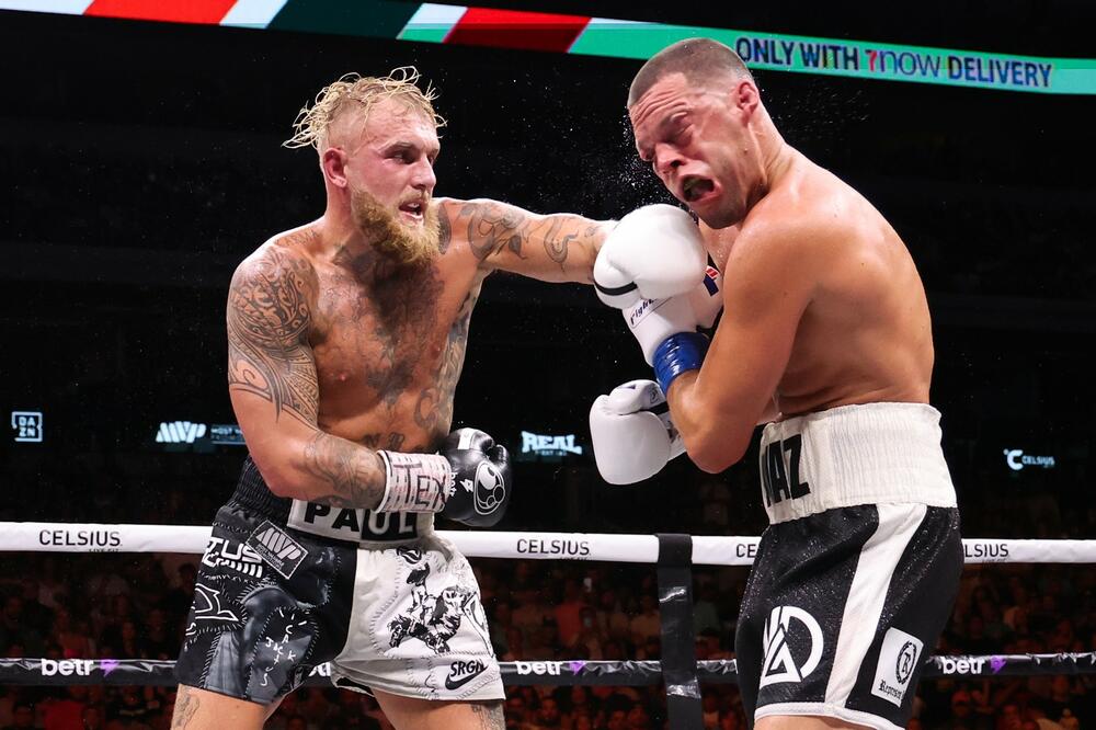 POL DOŠAO NA FAJT U TENKU: Jutjuber prebio i poznatog MMA borca! (VIDEO)