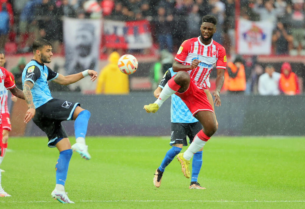 Žan-Filip Kraso (desno) na utakmici Crvene zvezde i kruševačkog Napretka