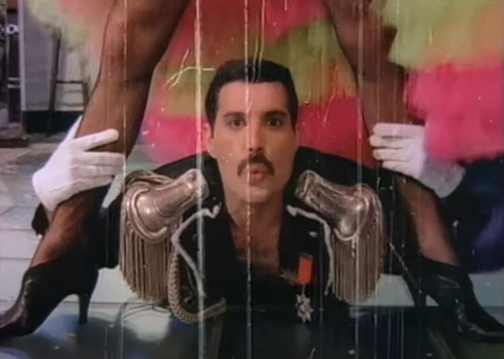 Mrkjuri je preminuo 1991. godine