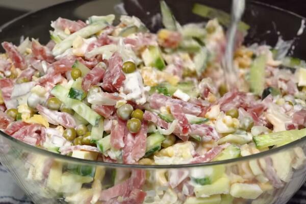 OVAKVA RUSKA SALATA JE MNOGO LAKŠA ZA STOMAK I BRŽE SE VARI: Srbi će je OBOŽAVATI, bolja od originalne verzije