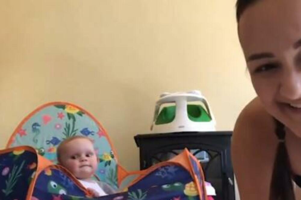 SNIMAK MAJKE I BEBE KOJI JE PODELIO INTERNET: Kada budete videli čime je HRANI, IZNEVEROVAĆETE (VIDEO)