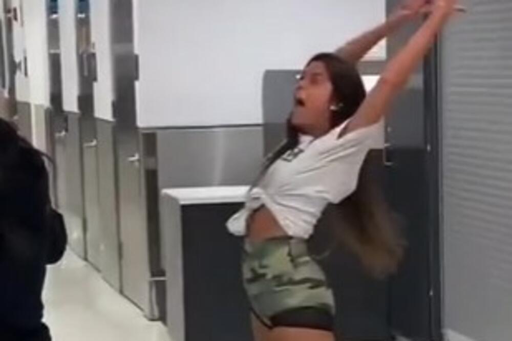 POČELA DA URLA I DA SE BACA, LJUDI U ŠOKU: Mnogi su bili ubeđeni da je ZAPOSEDNUTA, sve snimljeno (VIDEO)