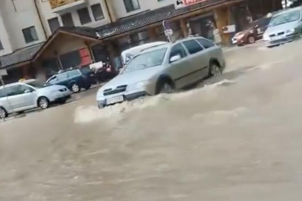 "PA TO KAO NOVI BEOGRAD!" Pogledajte samo kako izgleda centar Zlatibora nakon NEVREMENA! (VIDEO)