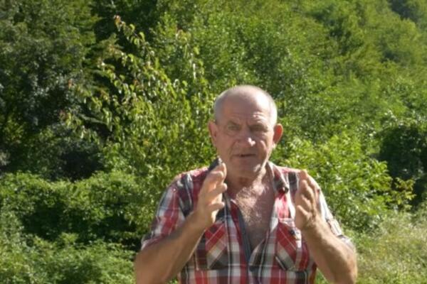 STANKO JE ŽIVEO NA DEPONIJI I JEO JE CRVE: Jedva sagradio kućicu, a evo ŠTA SADA PORUČUJE (VIDEO)