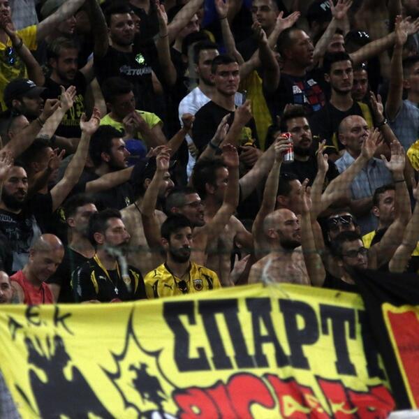 NAVIJAČ AEK-A NIJE STIGAO NI DO BOLNICE! Poznato koji je ubod bio koban (FOTO)