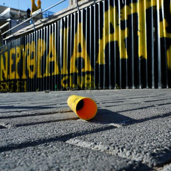 "MOM DRUGU SU ODSEKLI UVO, PRIŠAO NAM JE DEČAK UBODEN U STOMAK!" Jezivo svedočenje horora u Atini (FOTO)