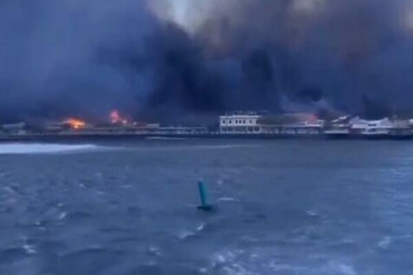 OGROMNI POŽARI ZAHVATILI JOŠ JEDNU TURISTIČKU DESTINACIJU: Snimci pokazuju UŽAS VATRENE STIHIJE (VIDEO)