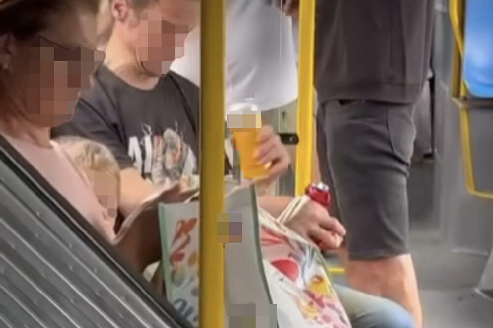 "MRŠ, PLAČI SAD! NEMA TI MAJKE": Sramno ponašanje OCA u gradskom prevozu, PSUJE I VREĐA ROĐENO DETE, a svi ĆUTE