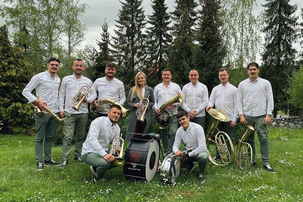 DVADESET GODINA POSTOJANJА: Оrkestar Danijela obeležava jubilej!