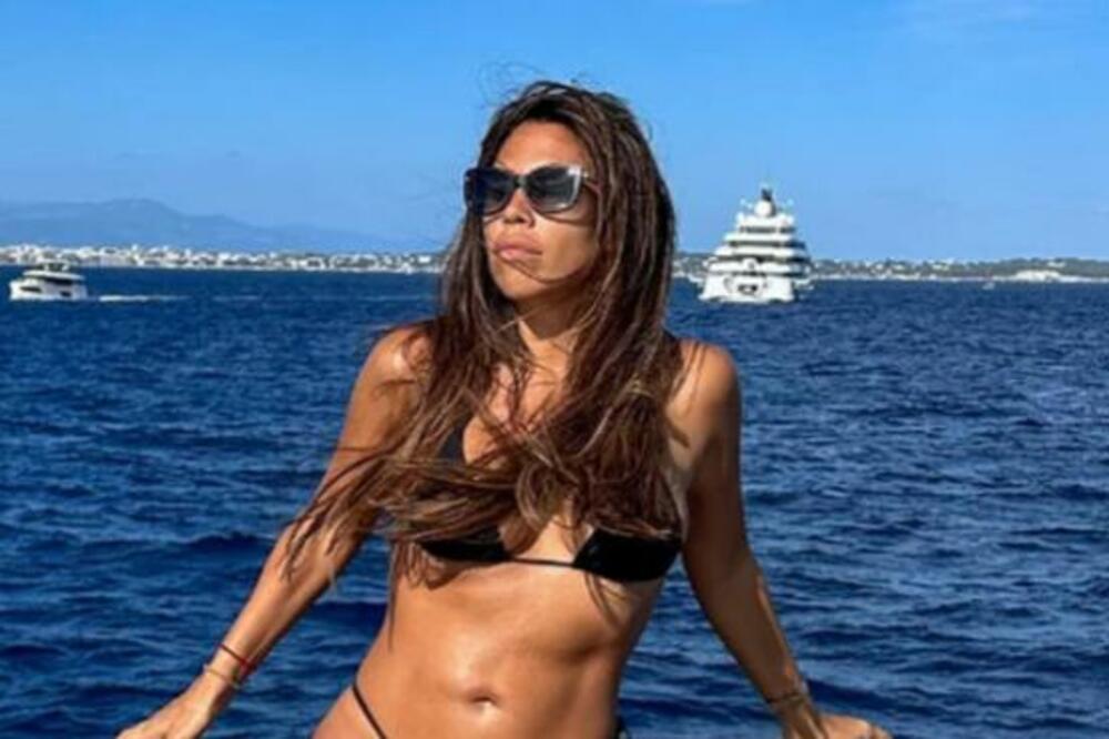 PEVAČICA KAJA OSTOJIĆ OTKRILA KAKO ODRŽAVA RAVAN STOMAK I DOBAR IZGLED: Ovim napitkom ČISTI svoj ORGANIZAM