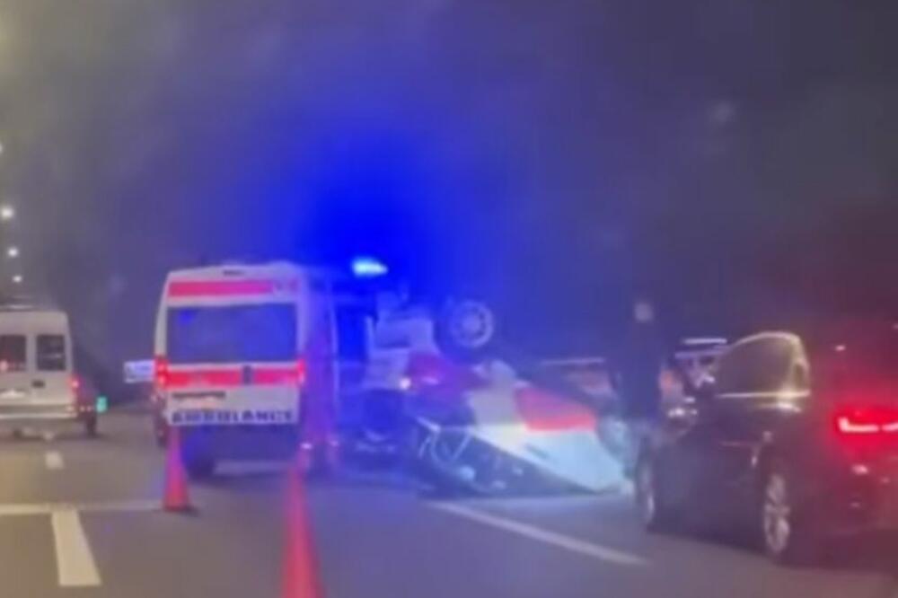 KOLAPS NA GAZELI! Auto se prevrnuo na KROV, ogromna je gužva