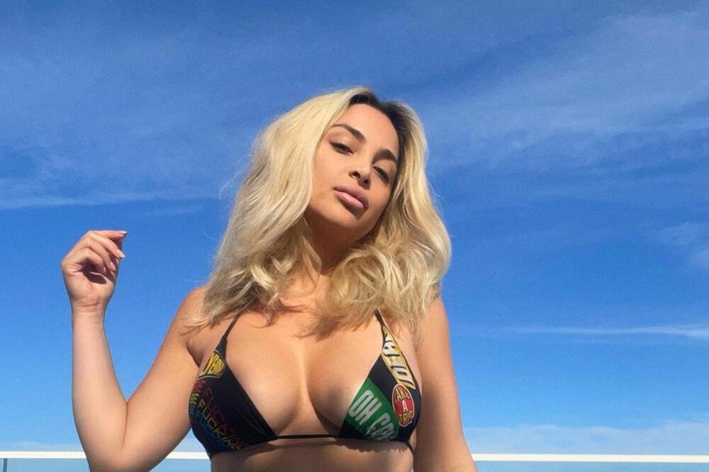 Ne zna čovek gde pre da gleda: Plavuša pokazala čime raspolaže, ovakva bomba jednom se viđa, blago njenom mužu