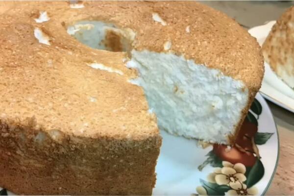 NAPRAVITE NAJVAZDUŠASTIJU POSLASTICU DO SADA: Kuglof od BELANACA i jednog posebnog sastojaka će se TOPITI U USTIMA