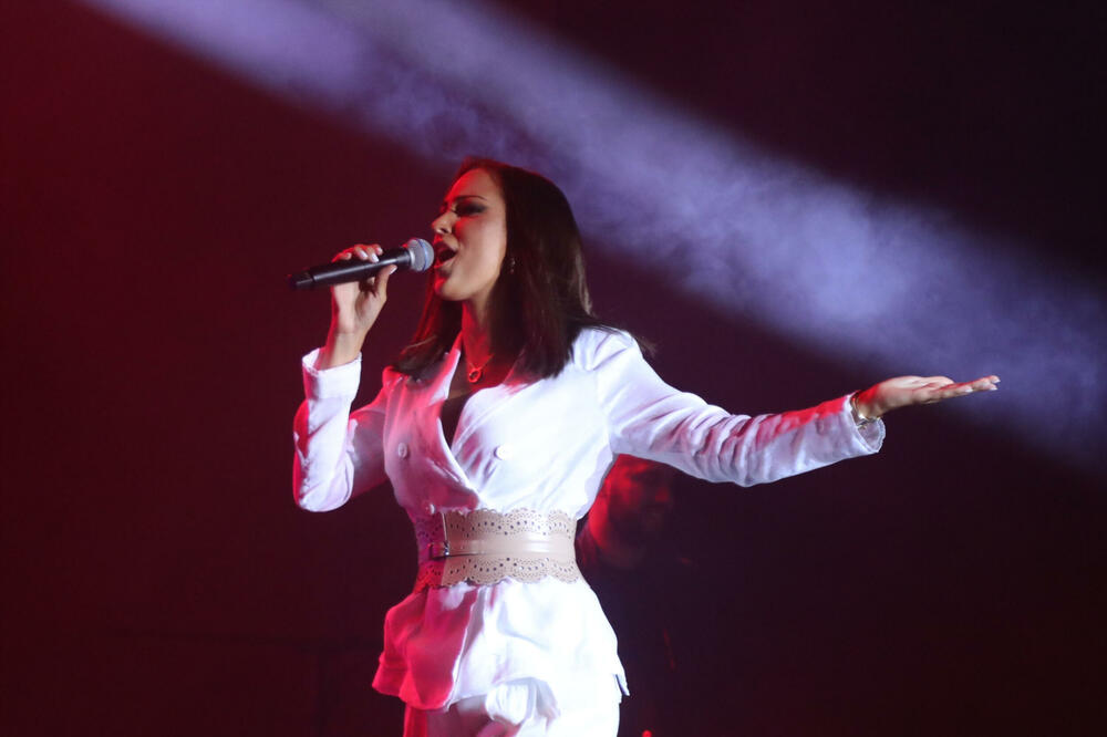 PRIJA POSTAJE MILIONERKA NAKON ARENE: Evo koliko će ukupno para uzeti, pevačica PUNA KAO BROD