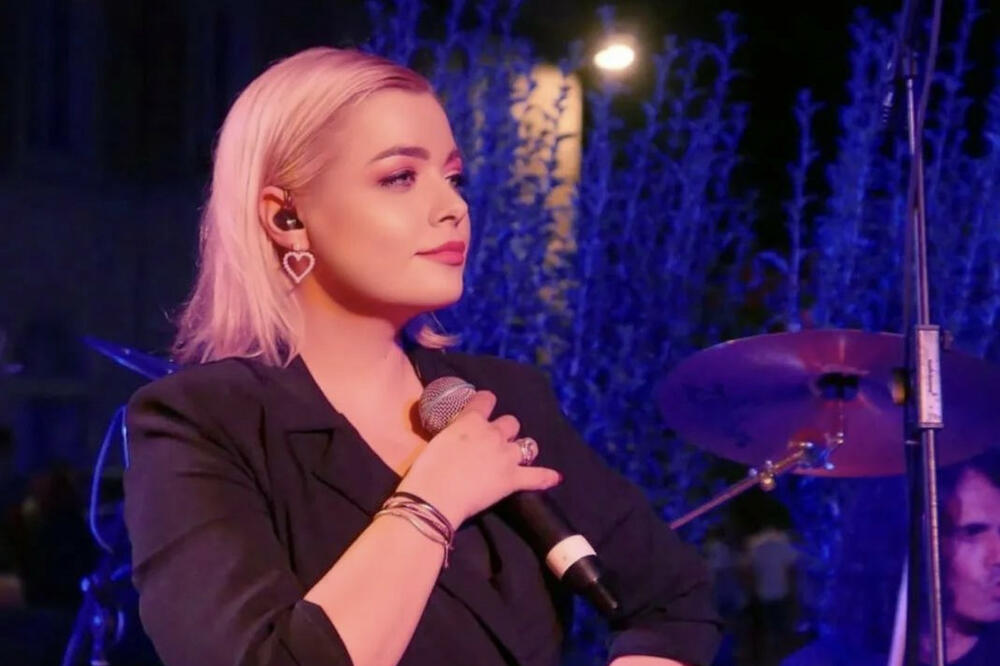 PEVAČICA MAGAZINA NAPUŠTA GRUPU, A OVO SU JOJ PLANOVI: Evo u kakvim je ODNOSIMA ostala sa Tončijem Huljićem