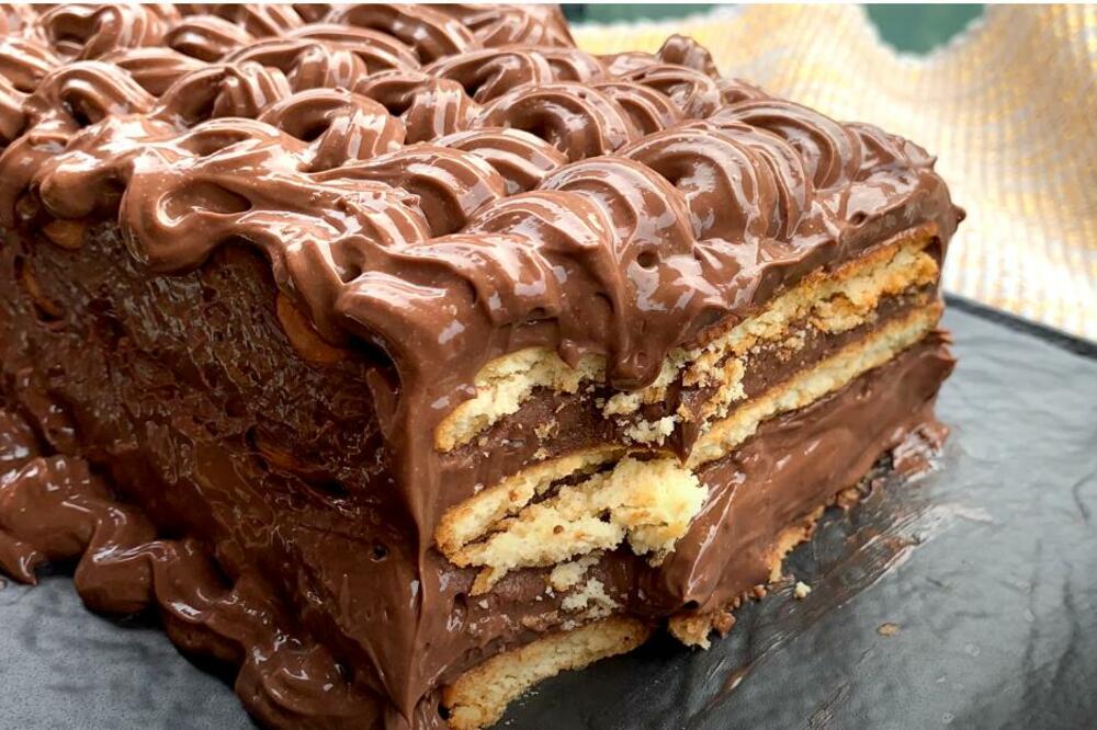 BOLJU I JEFTINIJU TORTU NISTE JELI: Brza, jednostavna i NEMA PEČENJA, malo dete može da je napravi (RECEPT)