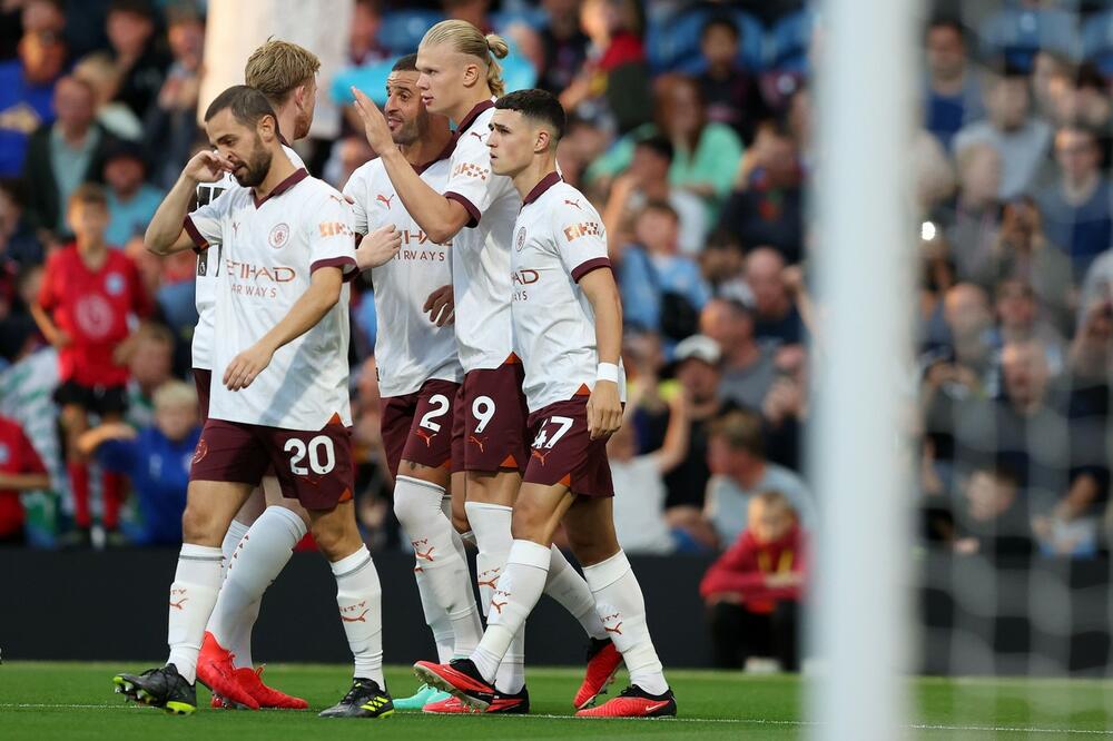 SKANDAL NA MEČU ZVEZDINOG RIVALA: Kako je ovo gol!? (VIDEO)