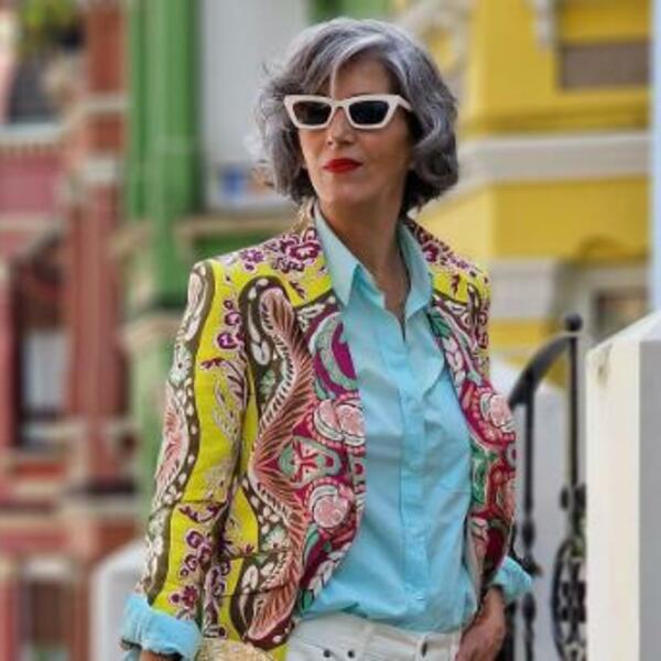 BAKA SE U ŠESTOJ DECENIJI OBLAČI BOLJE OD MNOGIH DEVOJAKA: Žene učite od nje, izgledajte kao BOGINJE posle PEDESETE