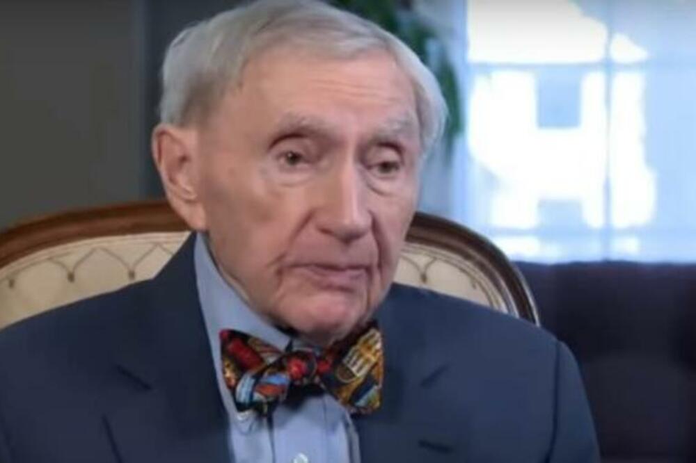 NAJSTARIJI DOKTOR NA SVETU OTKRIO TAJNU DUGOG ŽIVOTA: Doživeo je 101 godinu jer je RADIO OVO